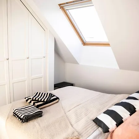 Riverside In The Heart Of Old Town Apartment