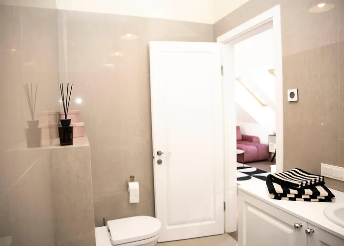 Daire Riverside In The Heart Of Old Town *