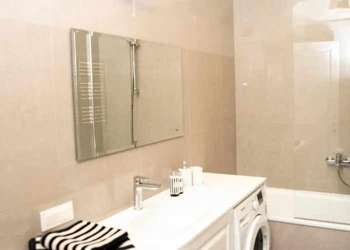 Riverside In The Heart Of Old Town