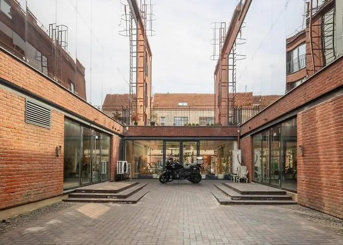 Riverside In The Heart Of Old Town Daire